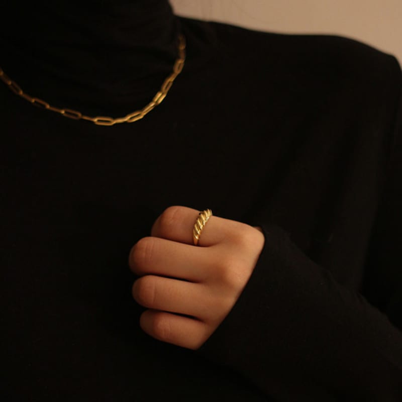 OBJEKTS Croissant Ring