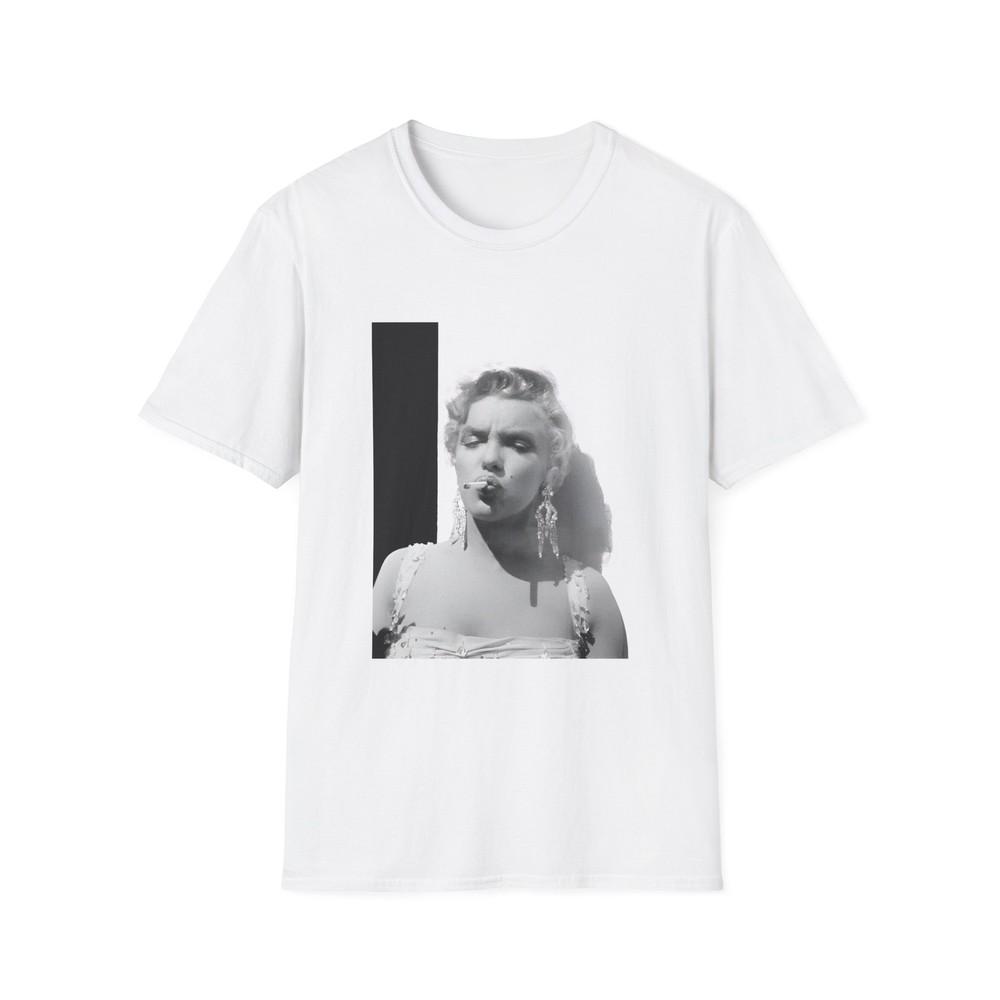 

marilyn monroe smoking a cigarette tshirt XL
