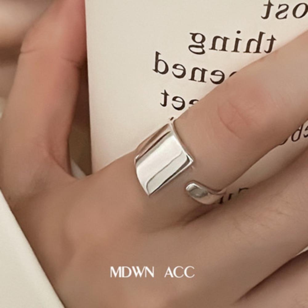 Ring Does Not Fade Niche Design Ins Opening Female High-end Sense Retro Cold Pearl Shell Versatile Irregular