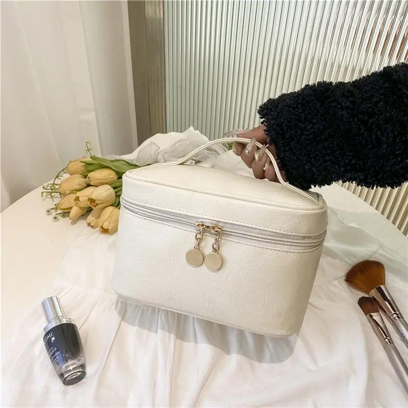 Cosmetic Bag Toiletry Storage Waterproof and Dirt-resistant Short Trip Out Handheld Makeup Storage Bag