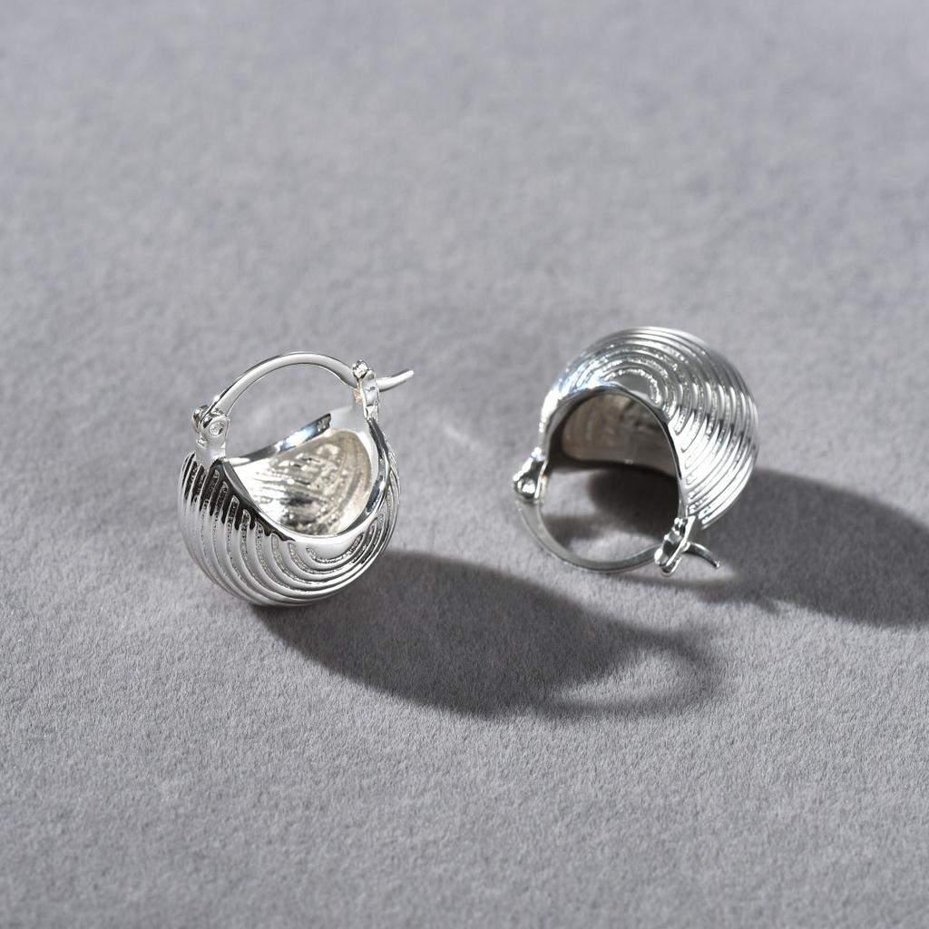 Retro Premium Semi-Round Metal Copper Plated Platinum Ear Buckle Earrings Niche Fashion Commuter Must Enter Simple Earrings
