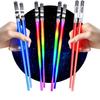 Conjunto de Hashis de Sabre de Luz com 4 Pares - Hashis de Sushi Iluminados por LED com 8 Modos de Cor - Design Reutilizável de Ficção Científica