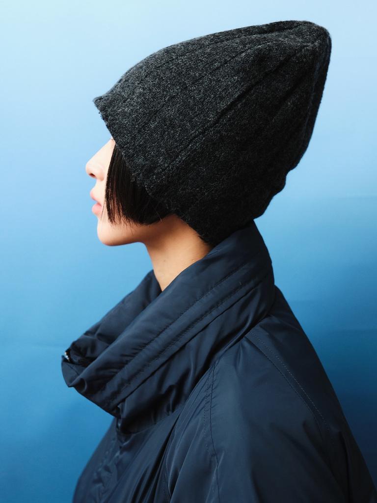 Peullijeupeulojegteu Over-Ribbed Beanie, Charcoal
