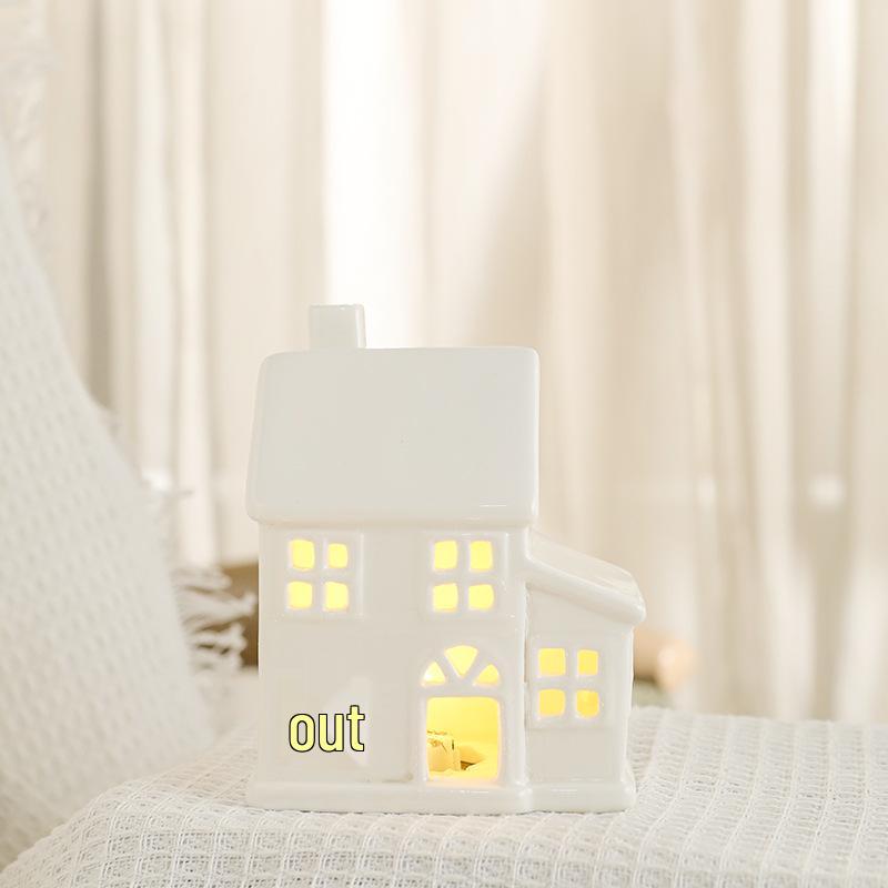 Keramik-Weihnachthaus-Ornament mit Nachtlicht - Festliche Schreibtischdekoration