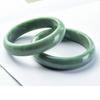 Echtes Jade Damenarmband - Natürliche Jadeit Grün mit schwebenden Blüten, Armreif aus Guizhou, Perfektes kleines Geschenk