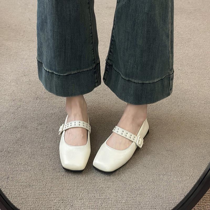 

Ретро корейские туфли Мэри Джейн с мелким вырезом, женские, весна 2025, новая мода на плоской подошве, универсальные, под юбку, маленькие кожаные туфли 40