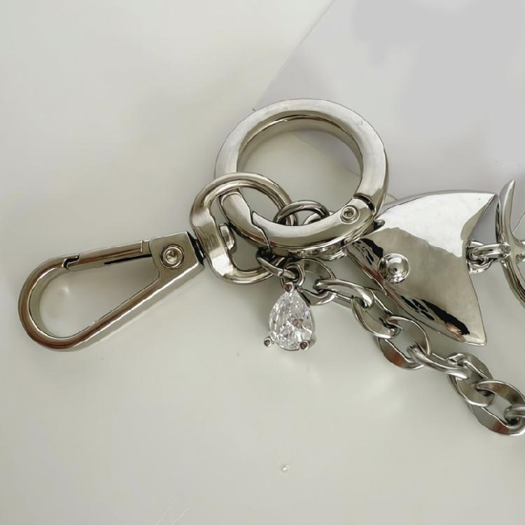 Futuristic Fish Tail Key Ring Lightweight Metal Artwork Matching Casual Or Party Attire Perfectly Fashionable Key Holder