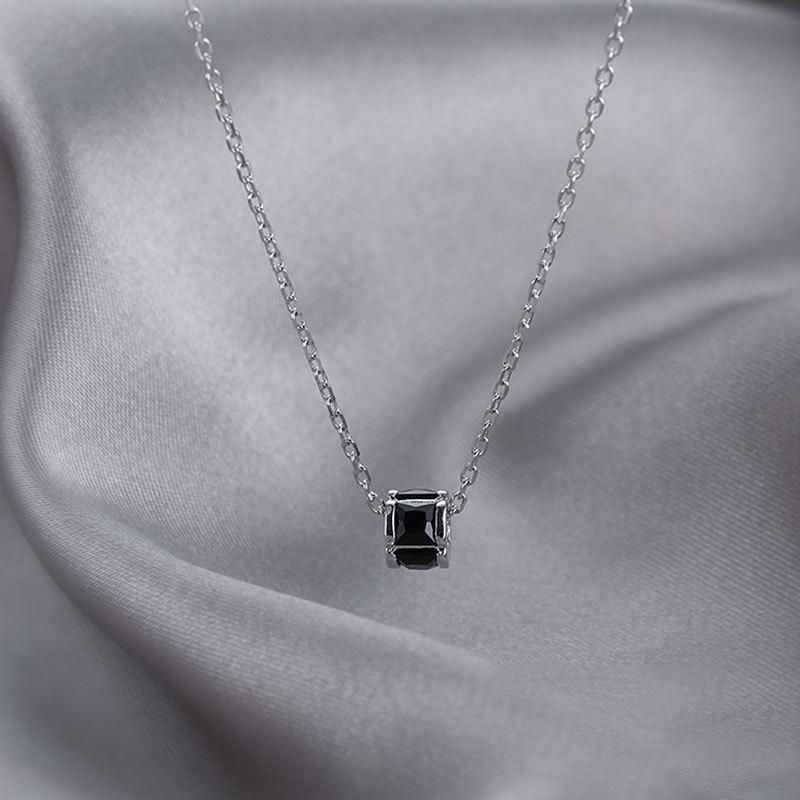 Collier Cylindrique Diamant Noir pour Femmes Design de Niche d'Été Collier Taille Fine Nouveau Style pour Femmes