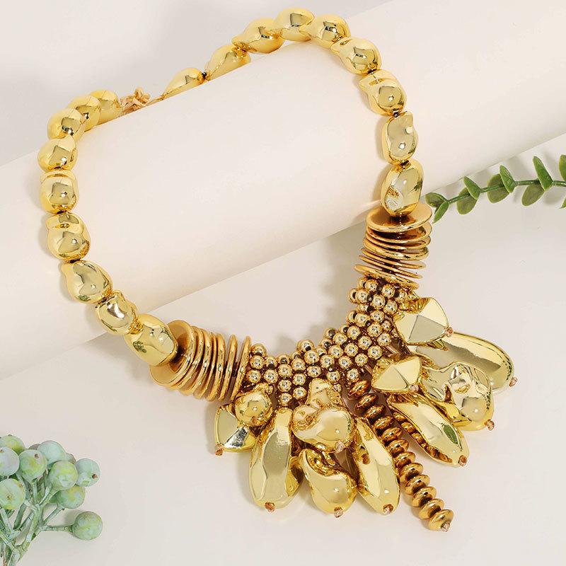 1PC European and American Luxury Style Gold Metal Multi-material Mix and Match Necklace, Retro Exaggerated Personality Collarbone Chain