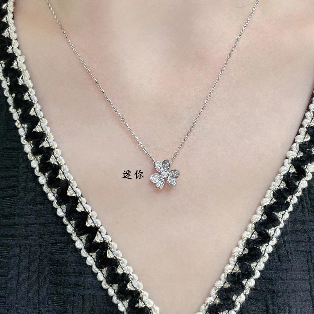 New Hot Brand Vintage Diamond Necklace For Women Luxury Jewelry Mini Flowers Designer Pendant Pure 925 Silver Chain Necklaces