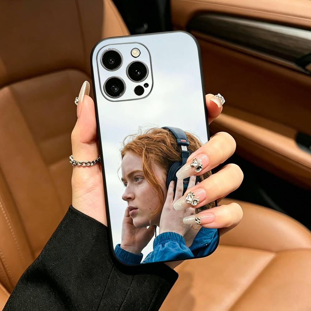 Hit Drama Actress -S-Sadie Sink Phone Case For iPhone 17,16,15,14,13,12,11 Pro Max,16/15/14Plus,XS Soft Black Cover