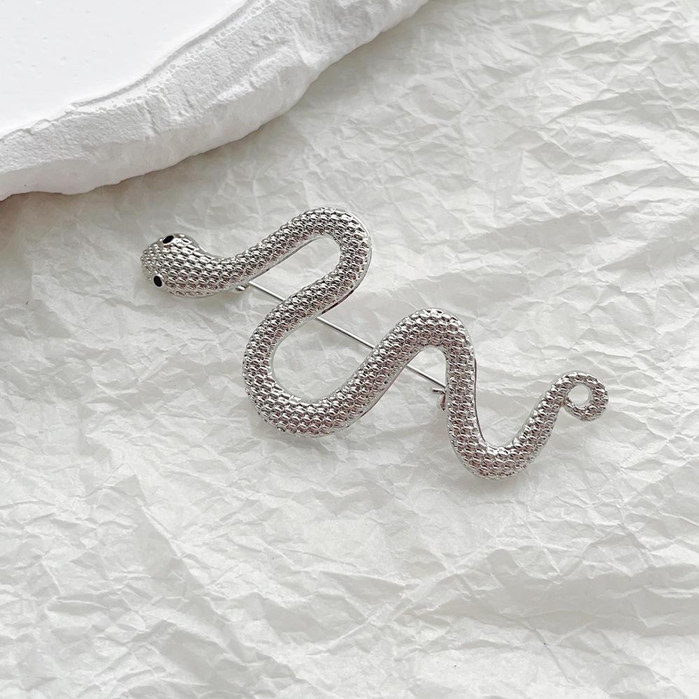 

Unique Design Silver Color Snake Brooches for Women Men Unisex Full of Rhinestone Metal Snake Animal Luxury Pins Badge Jewelry 1PCS старий срібного кольору