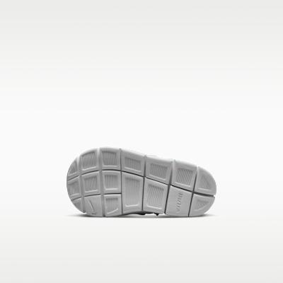 Nike Dynamo Free SE TD 'Summit White Orange Trance'