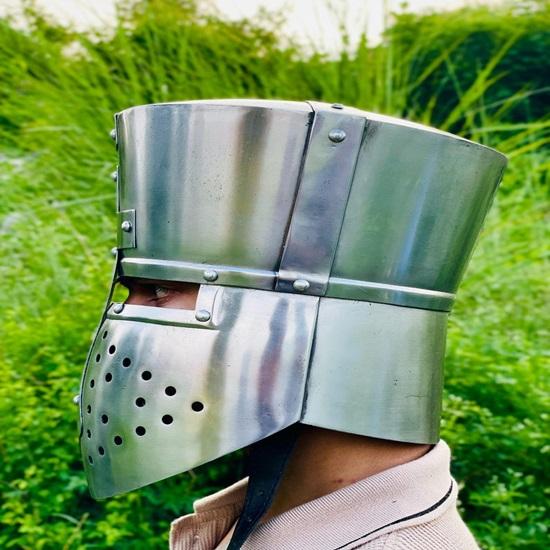 Solaire Crusader Helmet  Medieval Knight Great Helm Dark Souls Inspired Armor Helmet for Cosplay, LARP  Collectors  Best Gift For Him