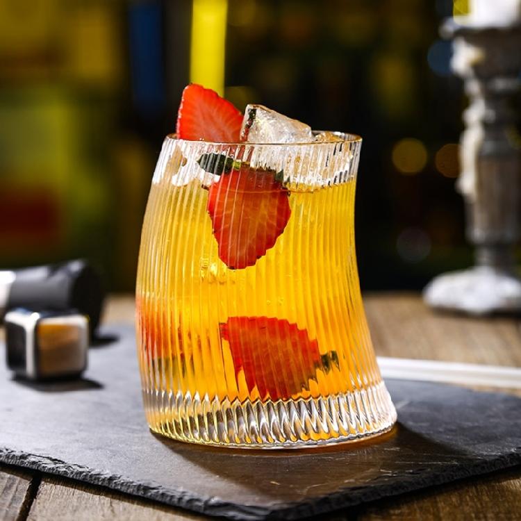 Saftgetränkebecher Mode Gebogene Form Glasbecher Kaffeetasse Transparente Gerippte Trinkgefäße für Partys Veranstaltungen