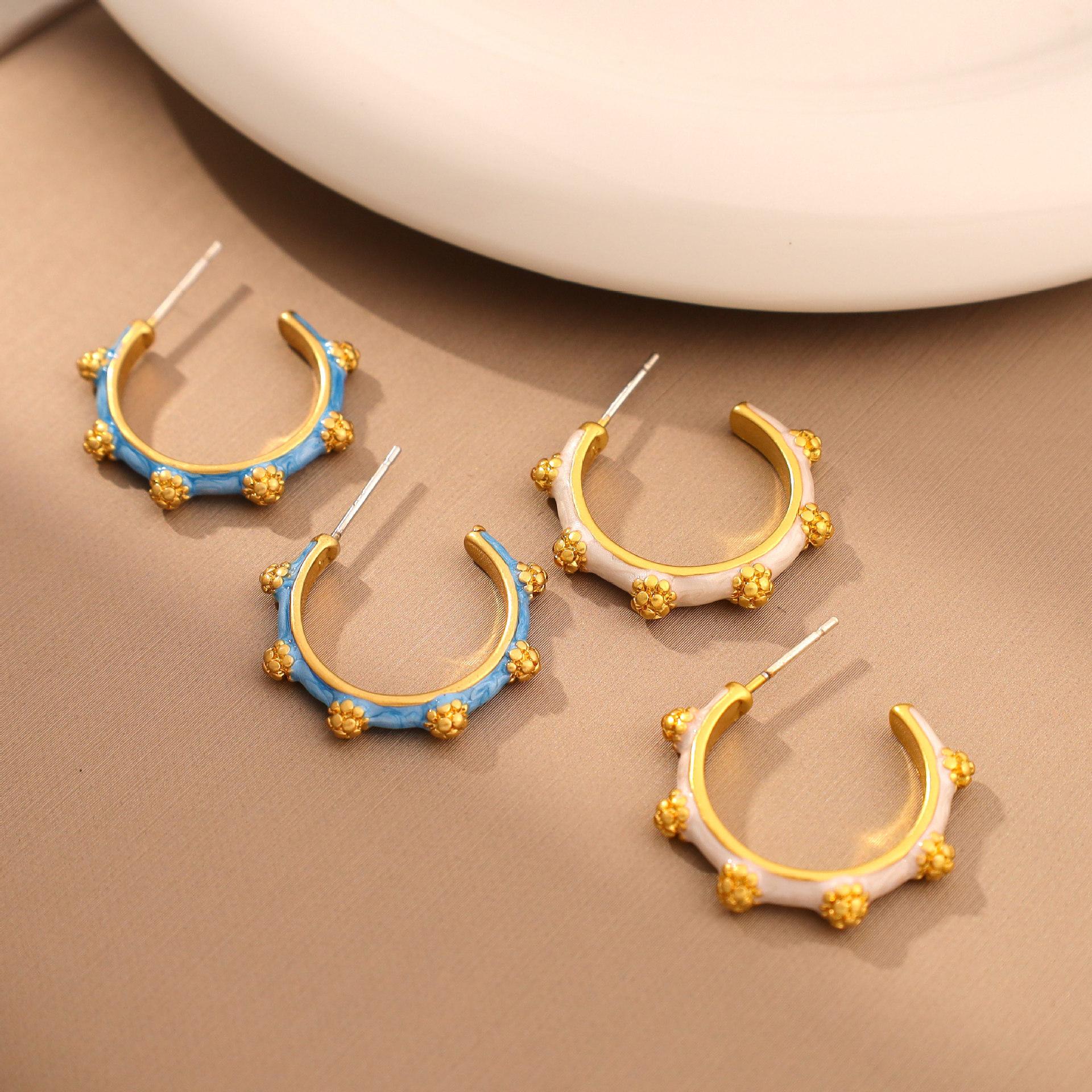 

Personalized flower C-shaped earrings exquisite earrings синий