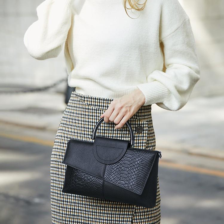 New Style Genuine Leather Women’s Clutch: 2026 First Layer Cowhide Crossbody, Fashionable Temperament for Banquet, Small Handbag.