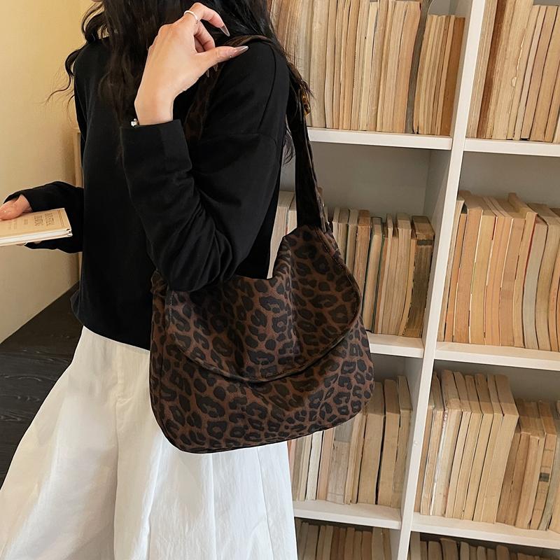 Leopard Print Shoulder Bag Women's Crossbody Bag Large Capacity Tote Bag Commuter Underarm Bag