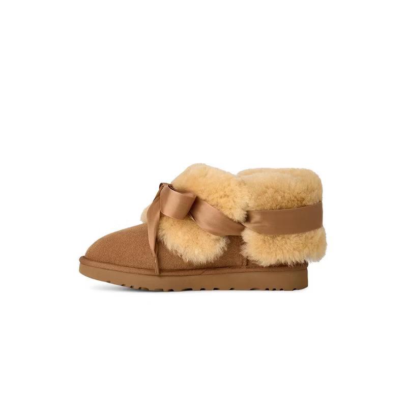 

UGG Women s Classic Short Snow Boots 1171530 36