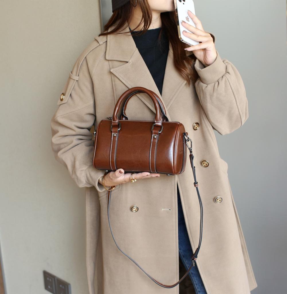 Leather Handbag Women's New Trendy Oil Wax Cowhide Messenger Bag Women's Bag Classic Texture Boston Pillow Bag