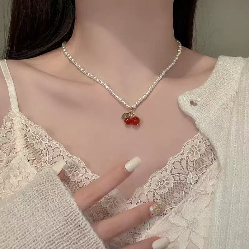 Pearl Love Necklace Small Design High Sense Simple Temperament Clavicle Chain Women's Bow Light Luxury Exquisite Neck Chain Tide