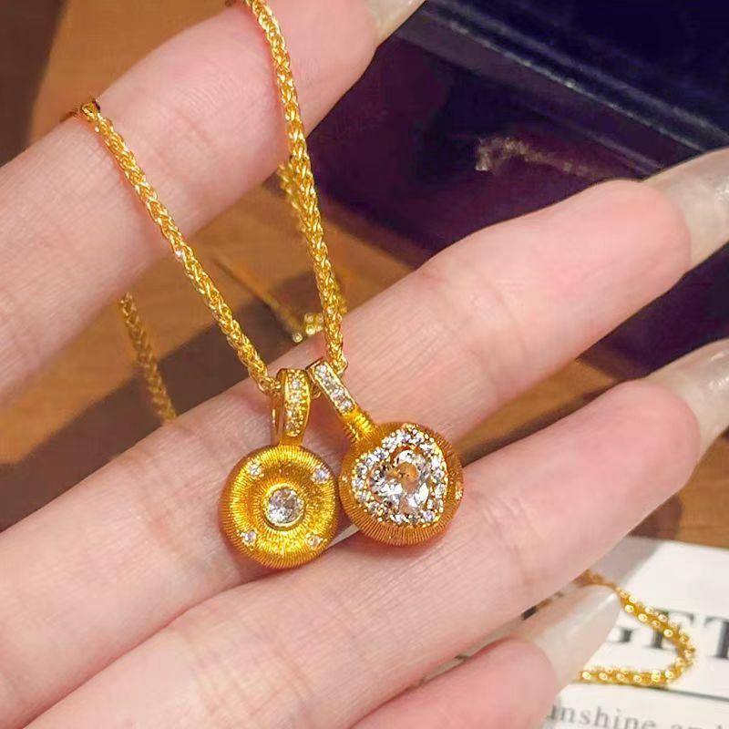 

Women s Gold Heart-Shaped Cookie Pendant | Vine-wrapped with Glow-in-the-dark Shell, Mystical for Events золотой