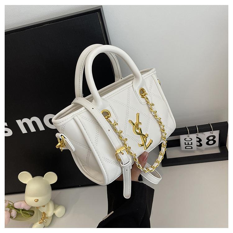 

Хорошее качество, хорошее качество изготовления, хороший внешний вид, портативная косая женская сумка на одно плечо, сумка-тоут, новая модель 2025 года.