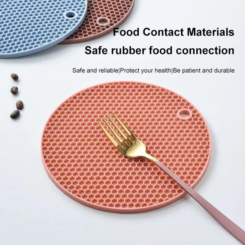 Stilvolle und praktische Wabenförmige Matten Hitzebeständiger Silikon-Untersetzer Schützen Sie Ihre Arbeitsplatten mit diesem stilvollen Platzset