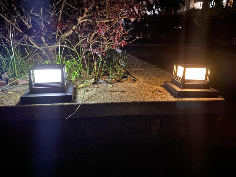 Square Solar Post Cap Light for Outdoor Fence and Courtyard