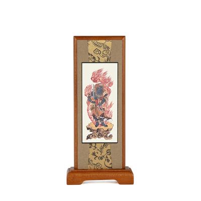 Urban Workshop Acala Stehende Hängerolle Holzrahmen Buddhistische Altaraccessoires Mini-Größe 20cm Hoch x 9cm Breit (Nussbaumfarbe)