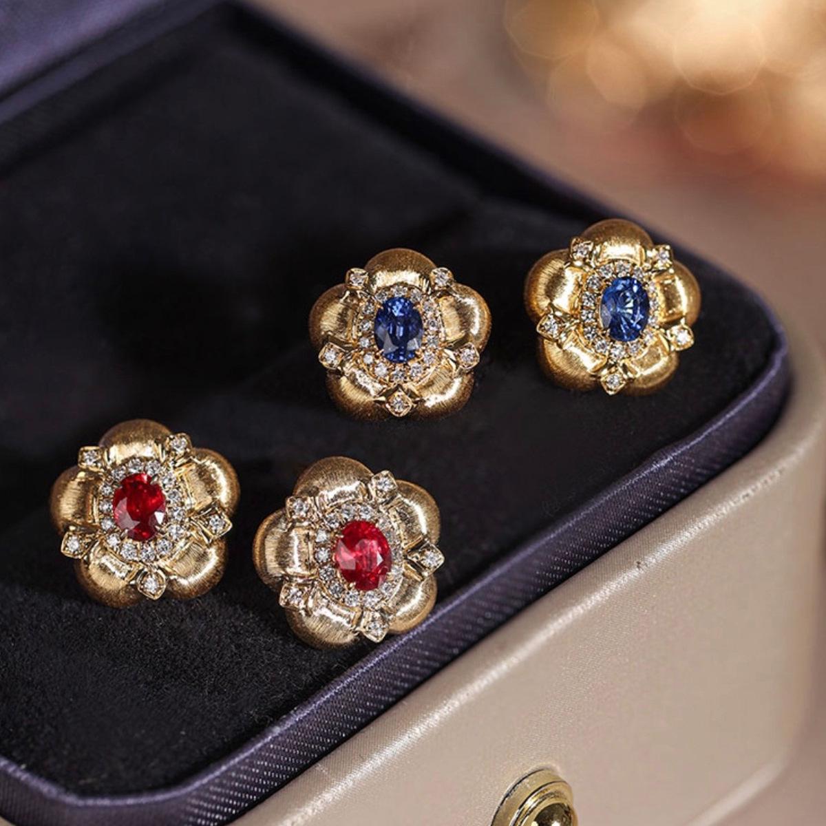

Red Elk Light Luxury Sterling Silver Stud Earrings: Versatile Fashion Statement for Women 925 Silver