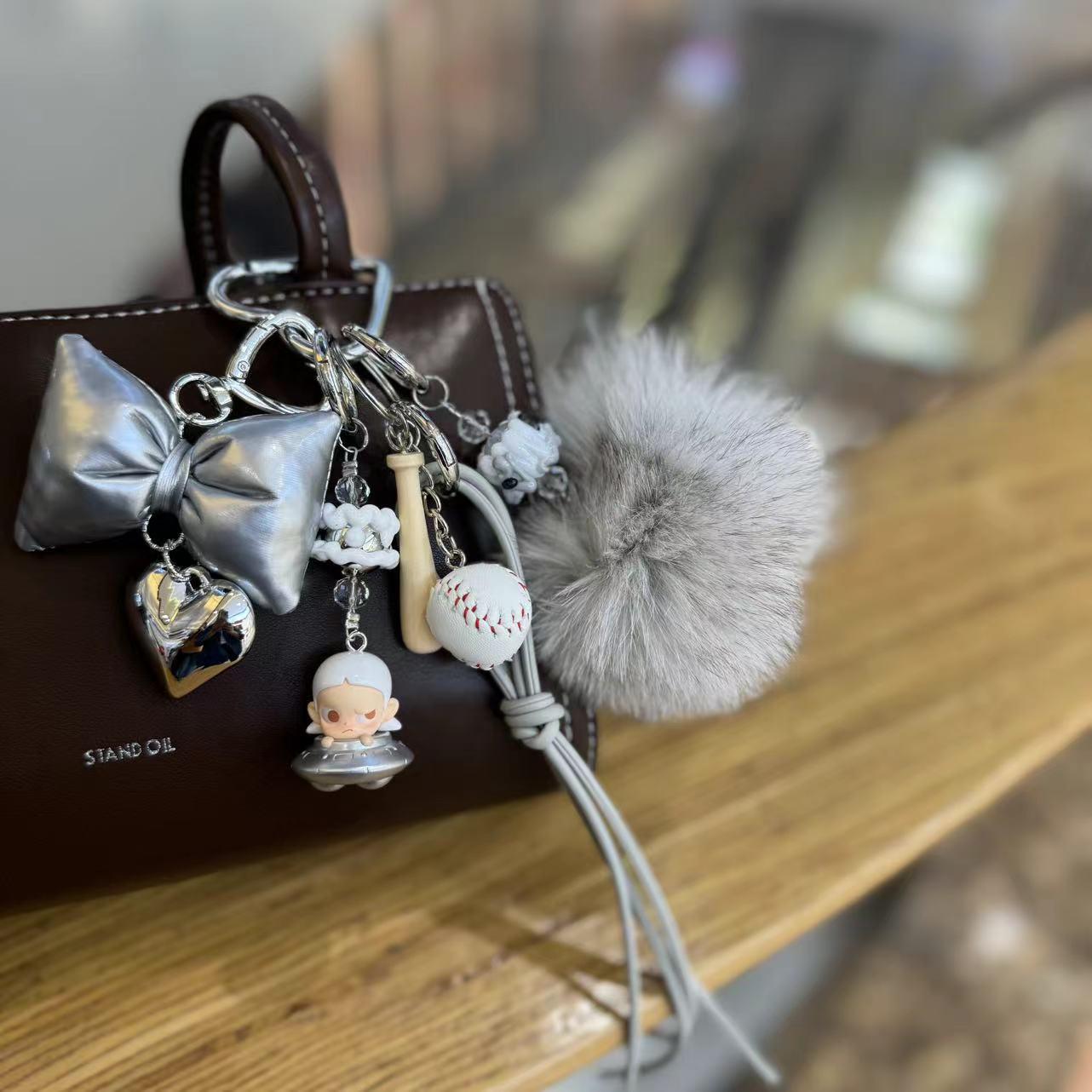 Плюшевый брелок для сумки из серии Miu: Милый кулон-кукла и высокоценный аксессуар-брелок