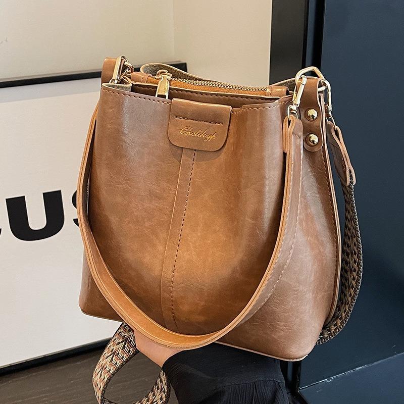 

New Korean trendy fashion texture shoulder bag women s bag retro shoulder large capacity broadband messenger bucket bag One size fits all хаки