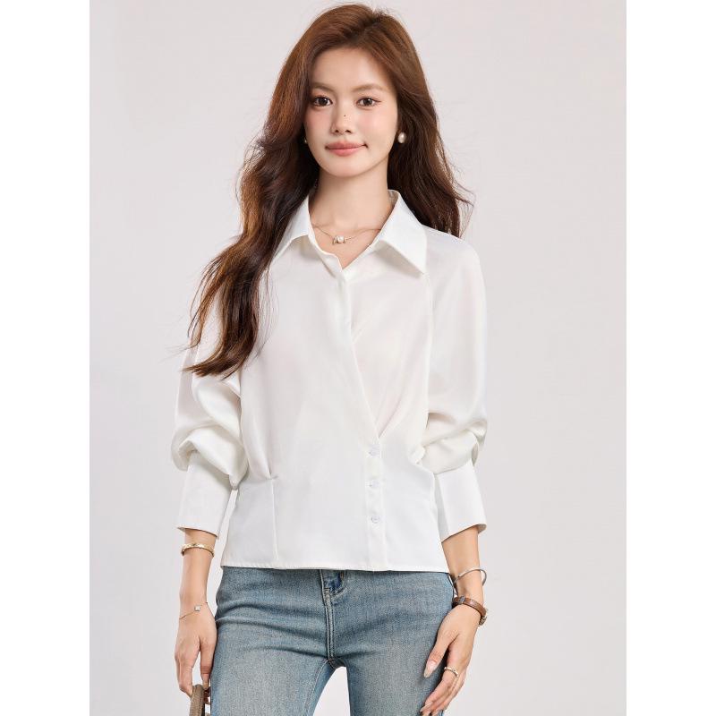 Women's Chic French White Long-Sleeve Shirt, Irregular Waist-Cinching Design, Stylish, Petite Fit, Perfect for Spring/Autumn