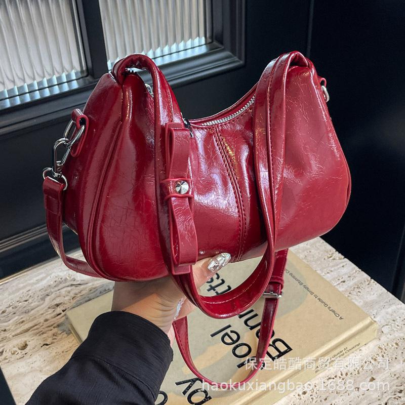 Premium sense of foreign style small bag women's 2025 new fashion versatile messenger bag summer niche shoulder armpit bag