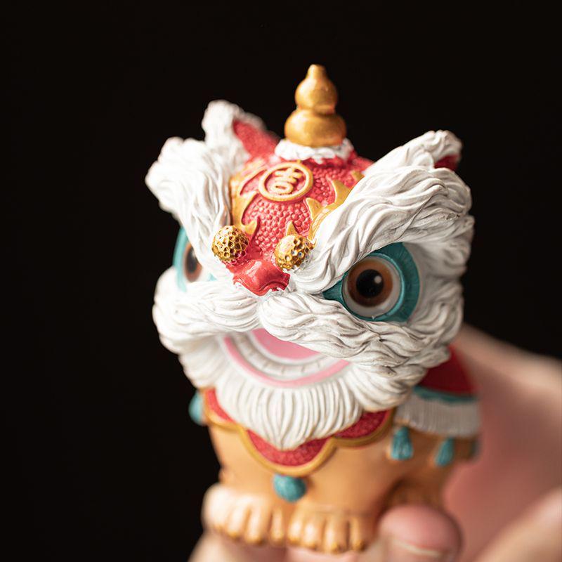 Color-Changing Waking Lion Tea Pet Ornament: New Chinese Style Tea Table Decoration