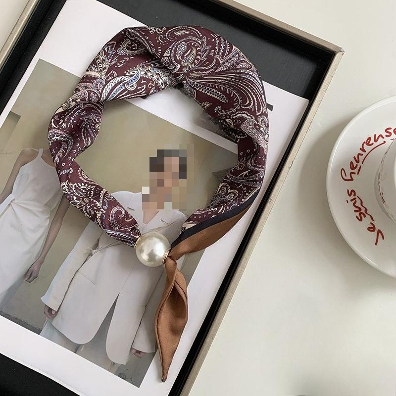Magnetic Buckle Silk Scarf Women's New Pearl Necklace Light Luxury High-end Fashion All-match Scarf Polka Dot Silk Scarf