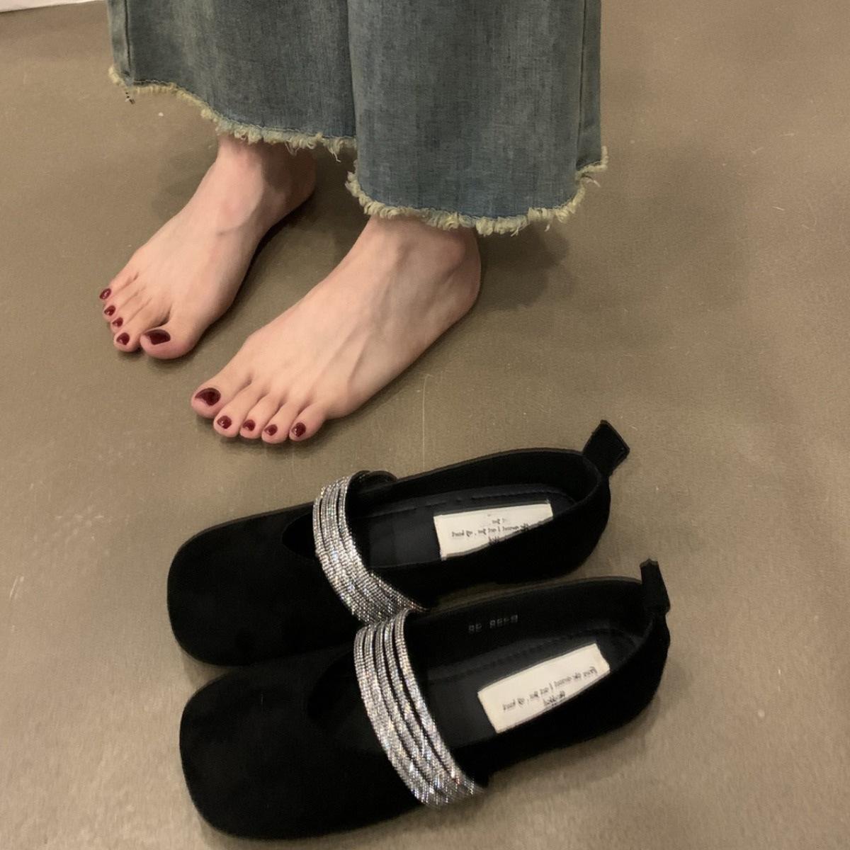 

Универсальные балетки Мэри Джейн со стразами и неглубоким горлом 2024 года, новые весенне-осенние туфли на плоской подошве с французским квадратным носком 35 чёрный