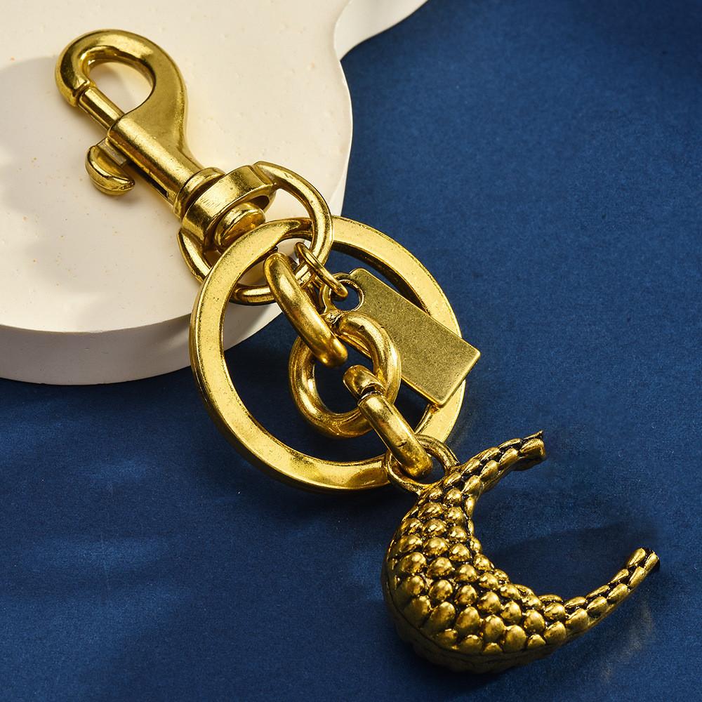 Metal Snake Pattern Keychain With Letters For Fashionable Bag Accessories