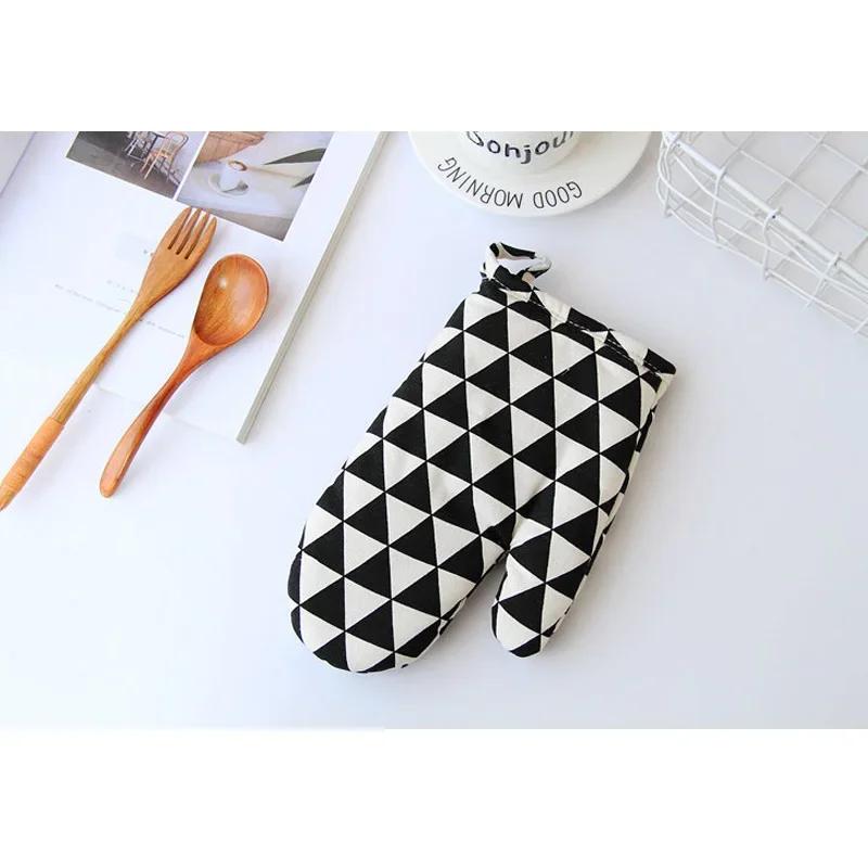 1 Piece Fashion Nordic Cute Cotton Non - Slip Yellow Gray Kitchen Cooking Baking BBQ Potholders Oven Mitts Microwave Gloves