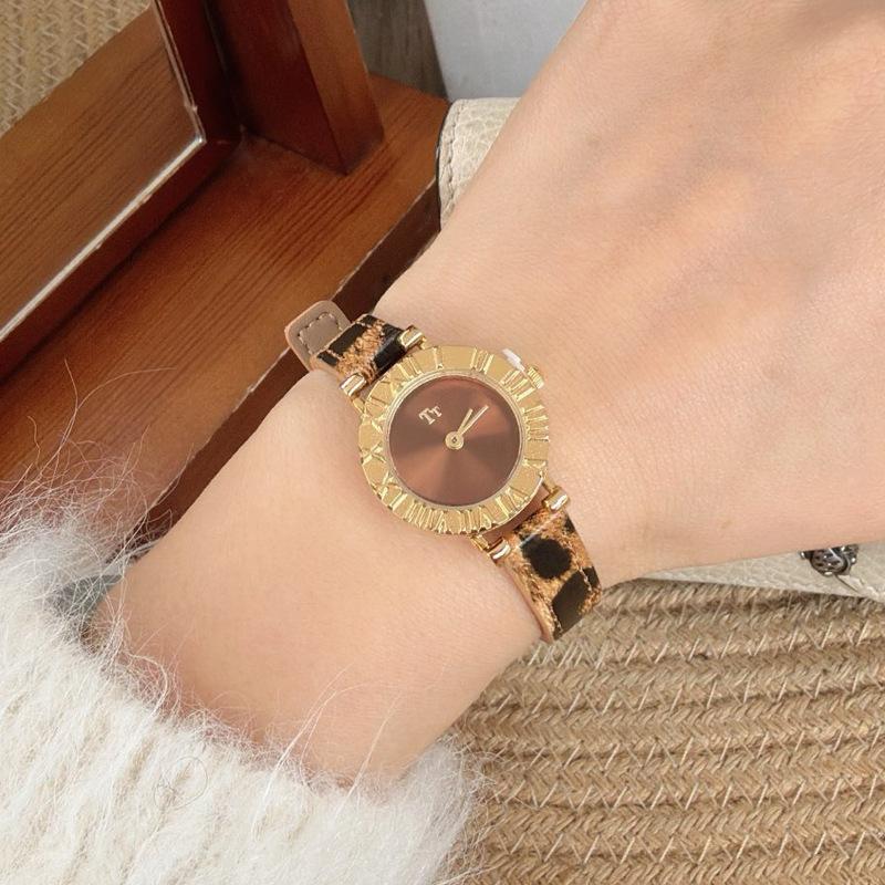 Different Snake Head Niche Leopard Print Retro Light Luxury Trend Women S Temperament Women S Watch