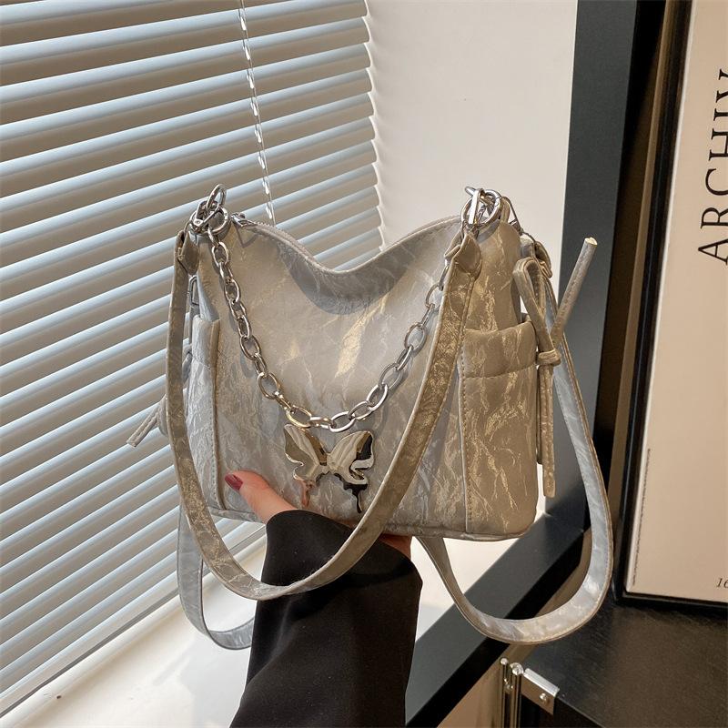 

Корейская версия модной сумки-мессенджера с цепочкой-бабочкой женская 2025 лето новая универсальная ручная на плечо подмышку прилив серебряный