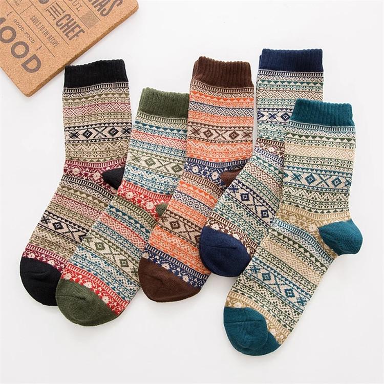 5/10 párů Podzimní Zimní Ponožky do Poloviny Lýtka Zesílené Teplé Ponožky z Králičí Vlny Retro Etnický Styl Ponožky z Bavlny s Květinovým Vzorem pro Muže Pohodlné