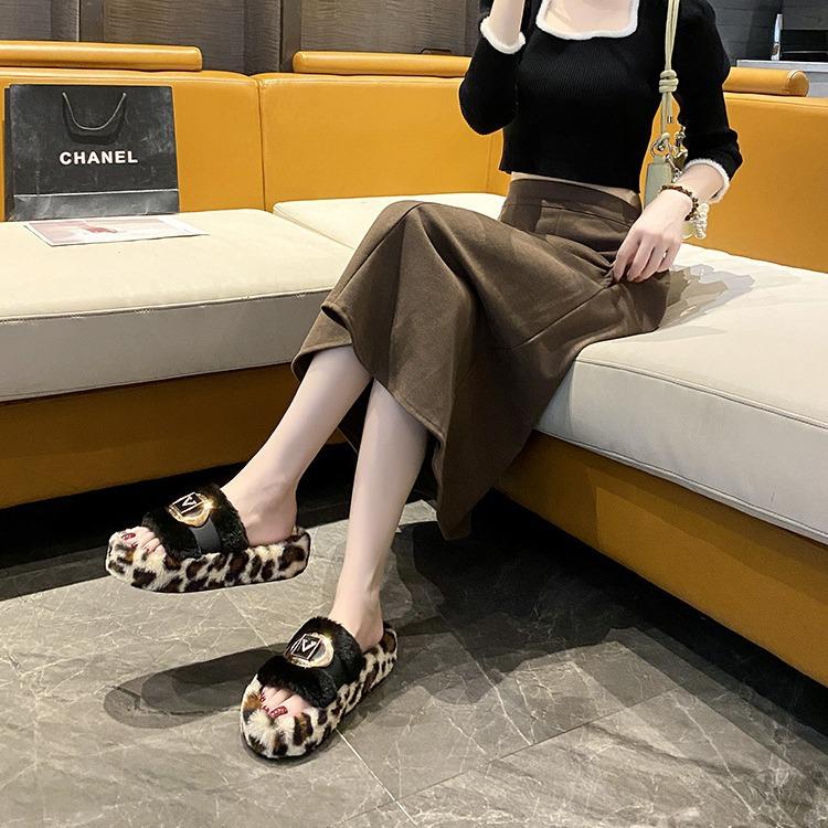 Internet celebrity fashion thick-soled fluffy slippers women wear 2024 autumn and winter new small height-increasing fluffy cotton slippers
