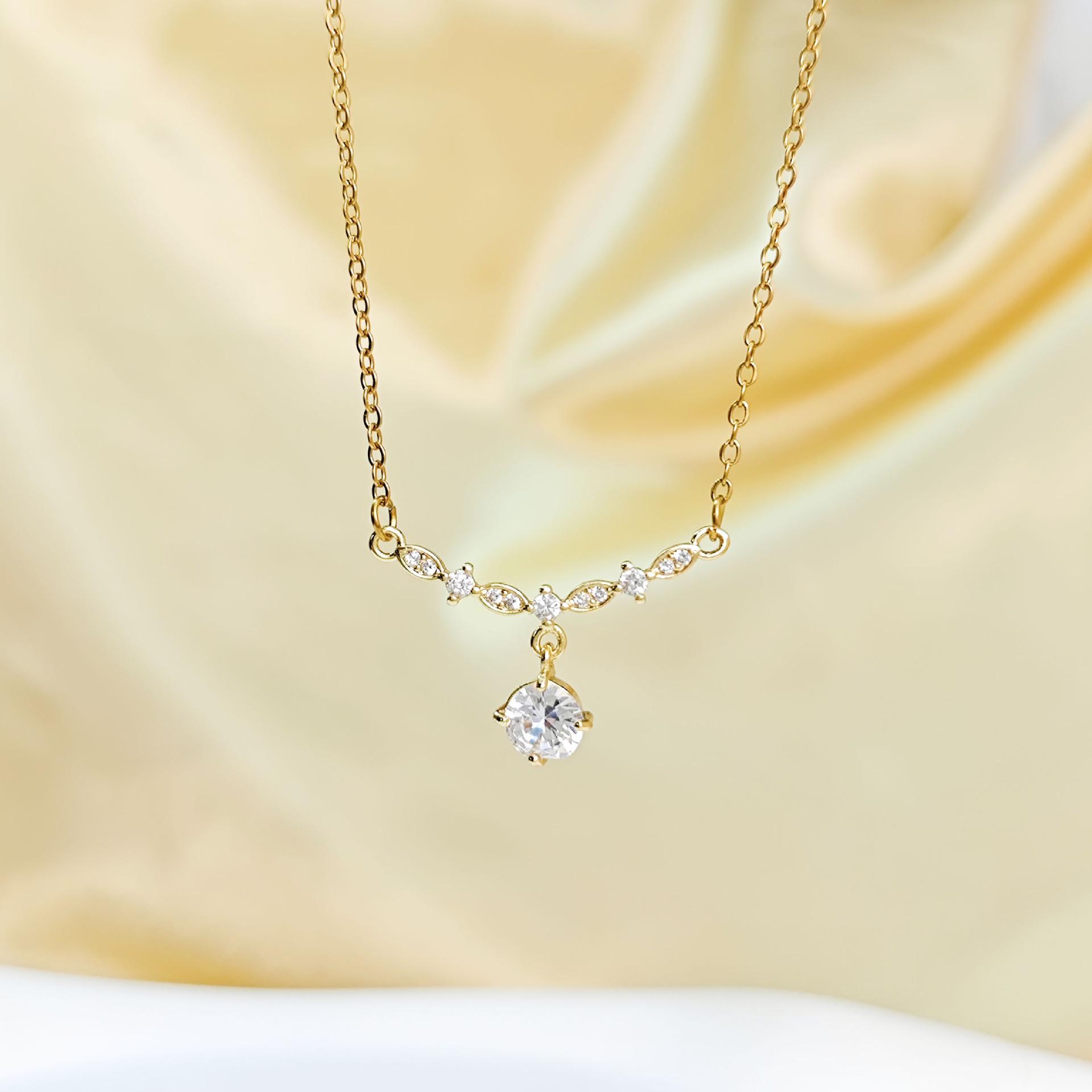 Crystal Bright Zircon Pendant Necklace - Elegant & Versatile Women s Fashion
