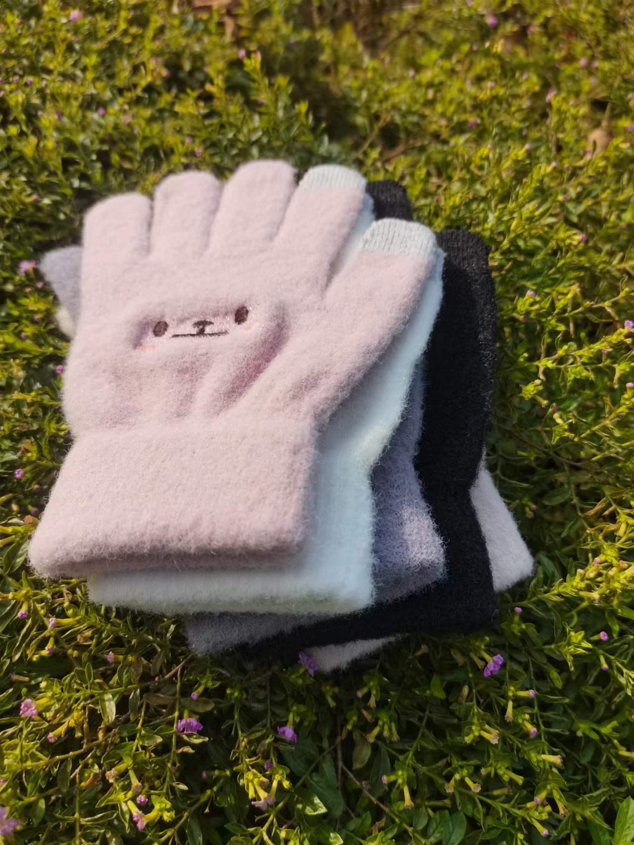 

Теплые перчатки из минксового бархата с флисовой подкладкой и сенсорным экраном с улыбающимся лицом One Size розовый