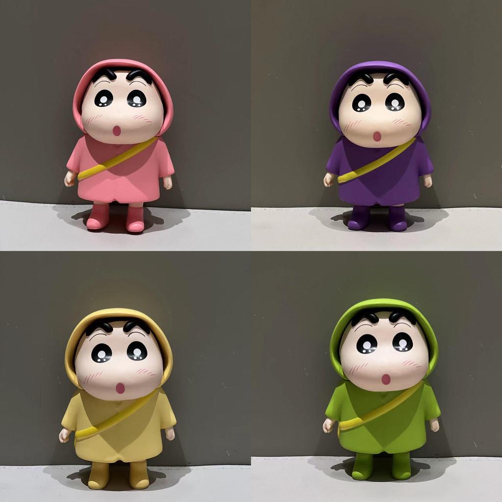 Niedliche Shinnosuke-Figur im bunten Regenmantel aus PVC für Schreibtisch, Auto und Zuhause