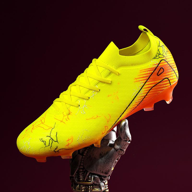 

New football shoes boys and girls teenagers AG spikes adult lawn training shoes sports shoes 35