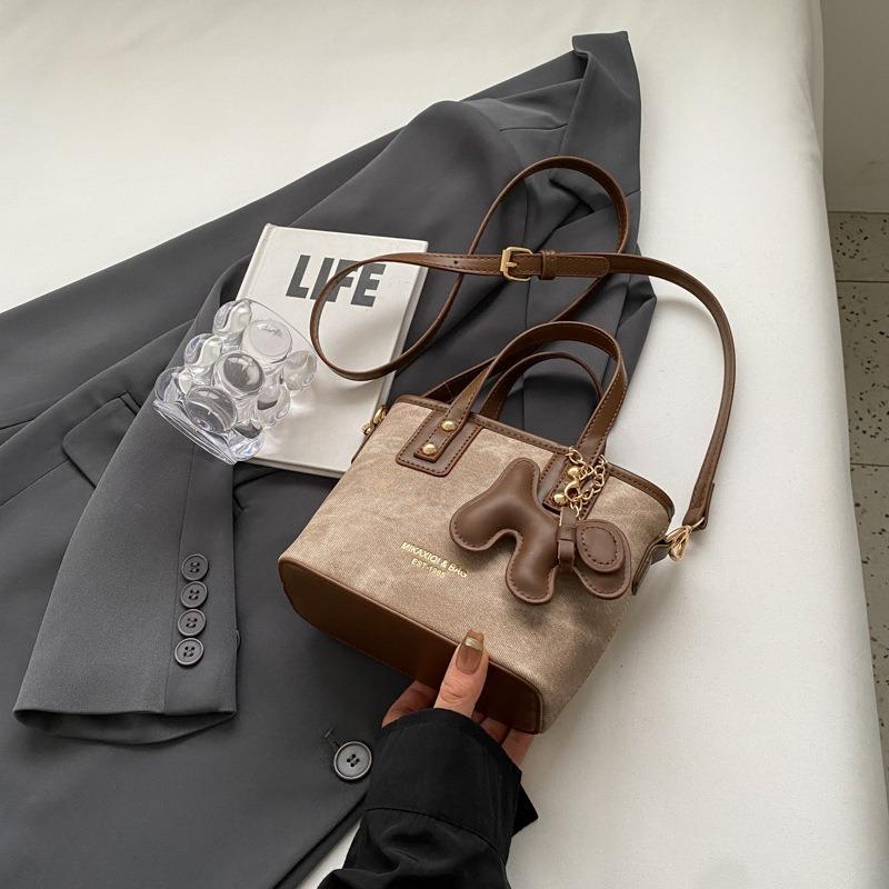 Niche high-end small bag women's new trendy and versatile shoulder messenger bag fashionable portable bucket bag