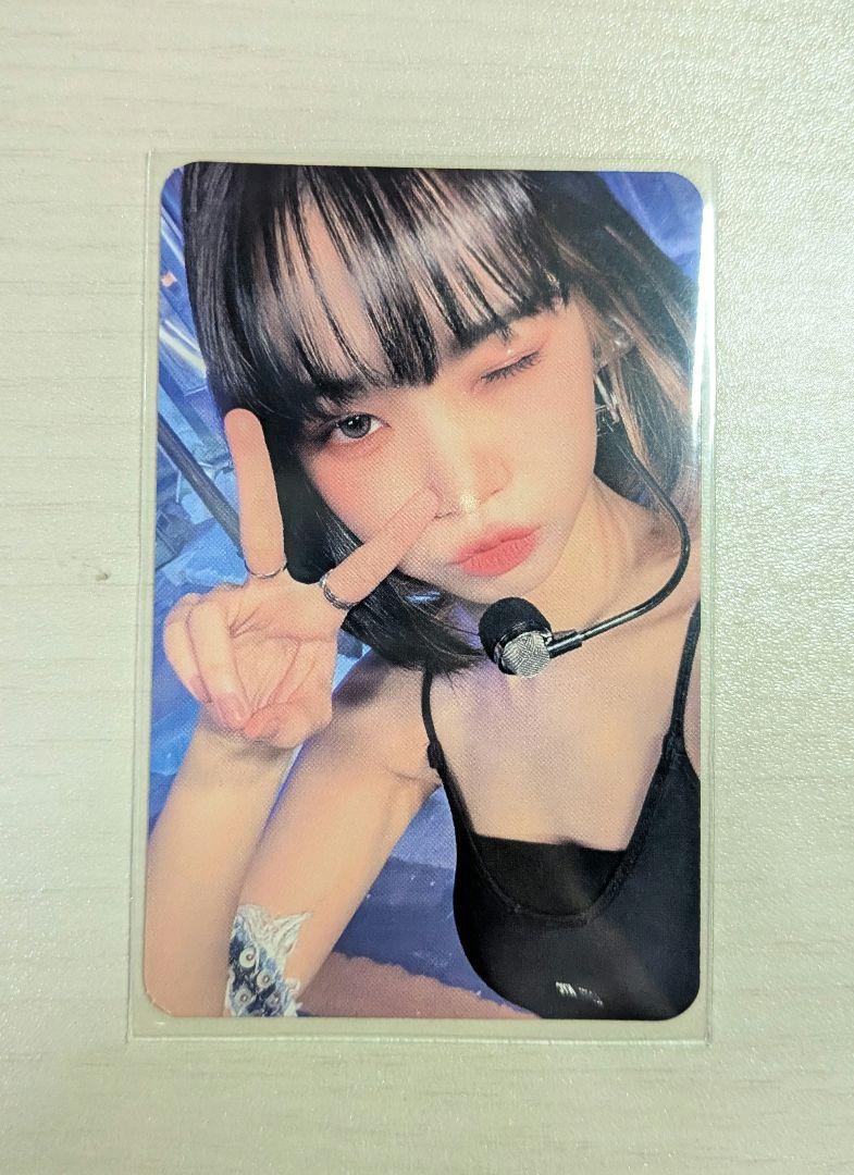 

[USED] LESSERAFIM Chaewon m2 comeback bonus